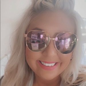 Meet your Posher, Amanda